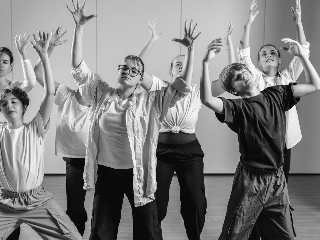 HAMBURG MUSICAL COMPANY Contemporary Dance Tanzkurs Jugendliche